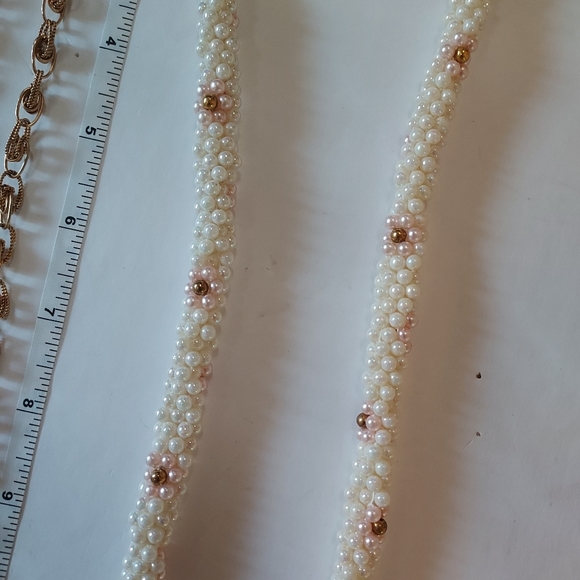 4 piece Vintage Golds Jewelry Lot Necklaces - Picture 4 of 4